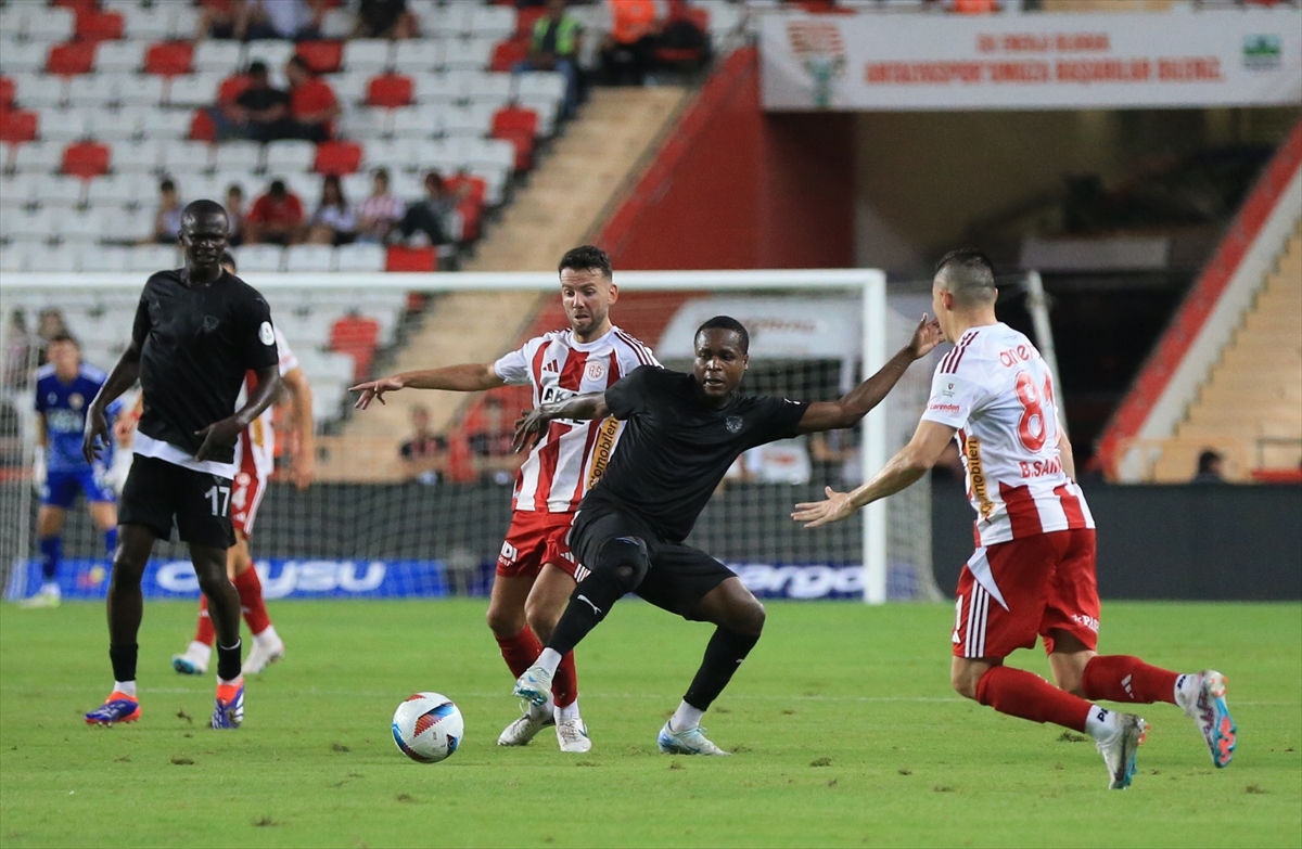 Antalya’dan muhteşem geri dönüş: 3-2