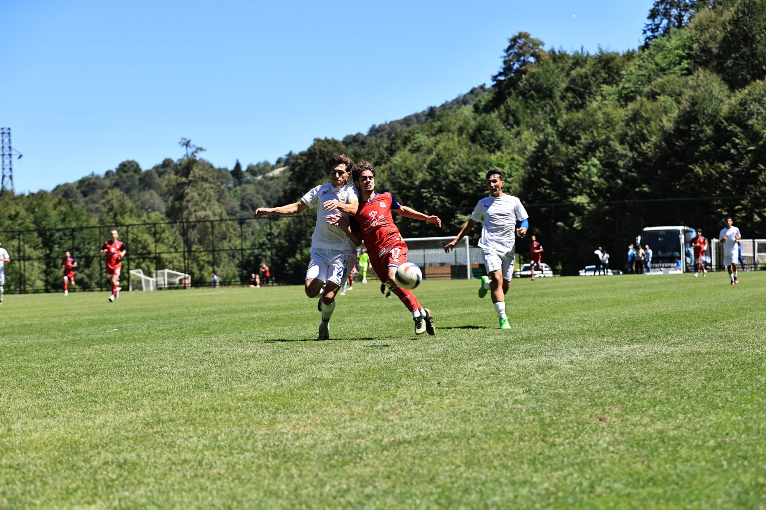 Belediye Derincespor’da gençler ısınıyor - Resim : 1