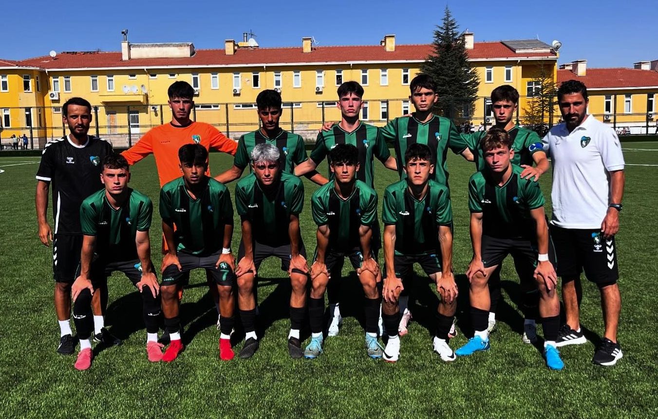 Kocaelispor U-17 3 puanı 3 golle aldı! “1-3” - Resim : 1