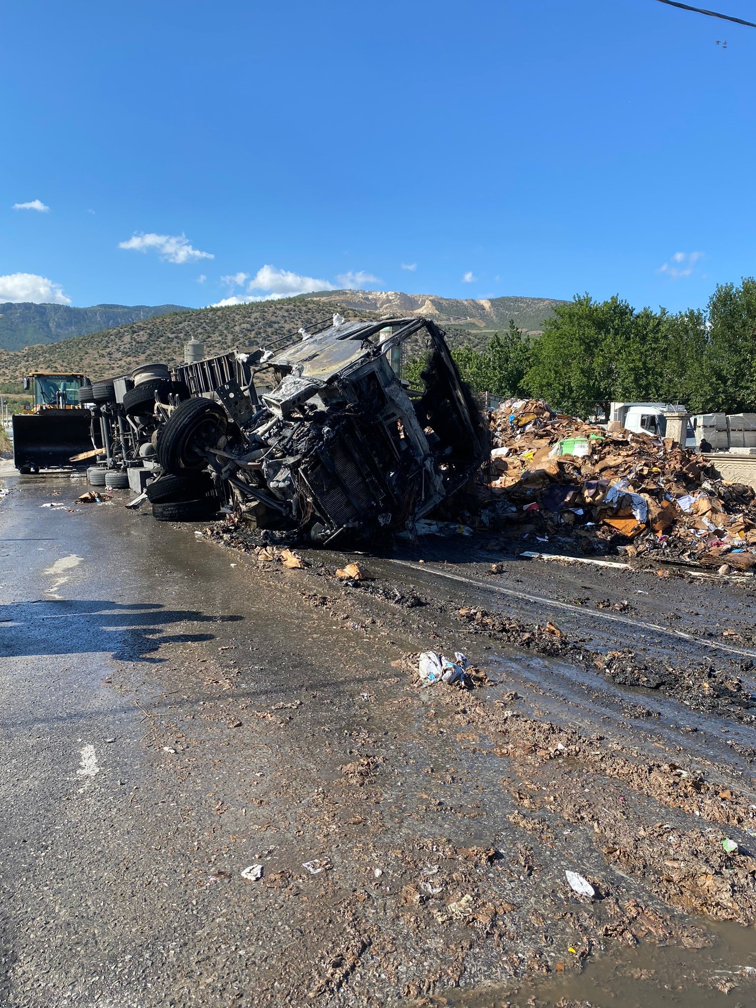 Otoyolda kaza yaptı: Alev topuna döndü - Resim : 3