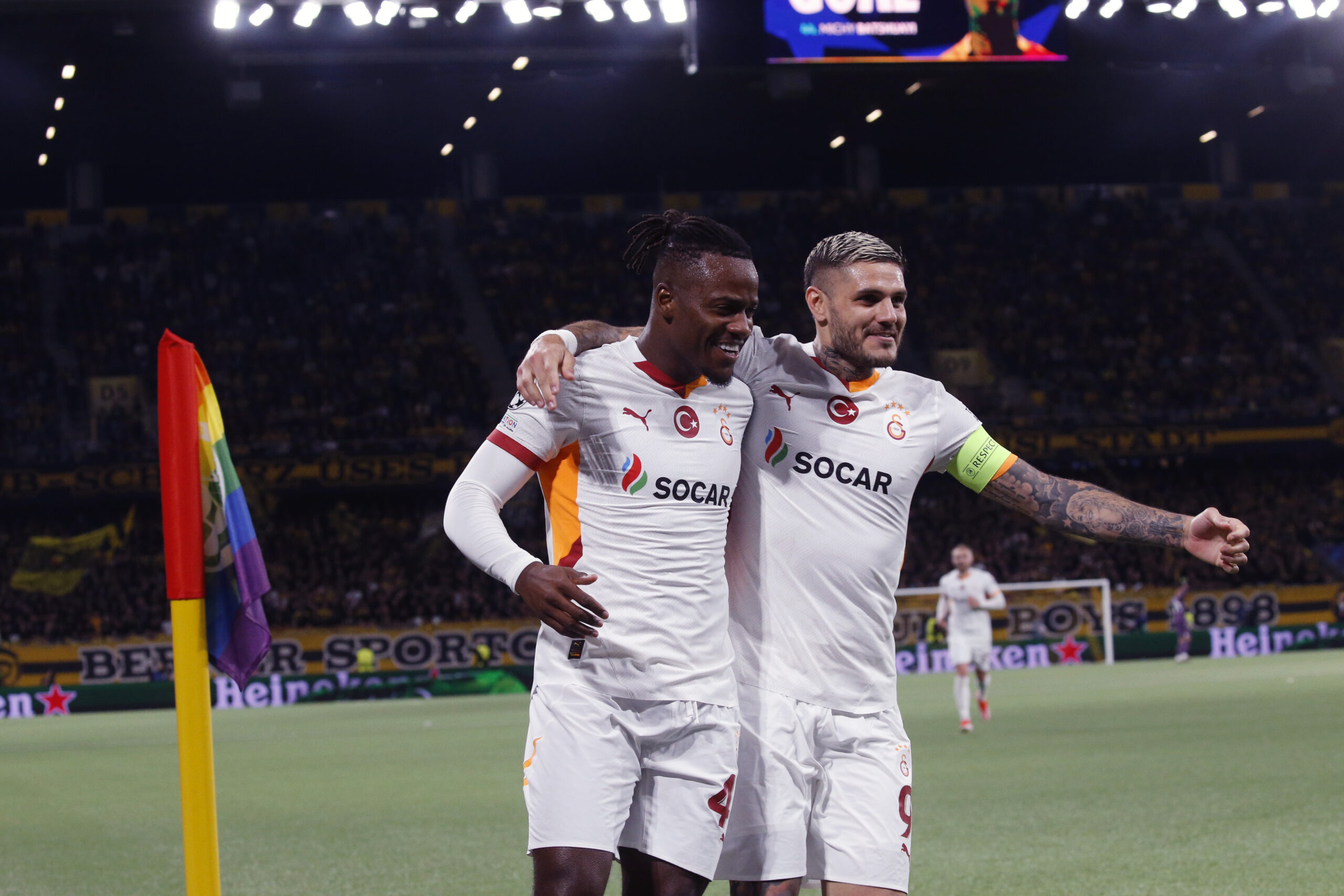 Tam 'oldu' derken! Galatasaray deplasmandan eli boş dönüyor: 3-2 - Resim : 2