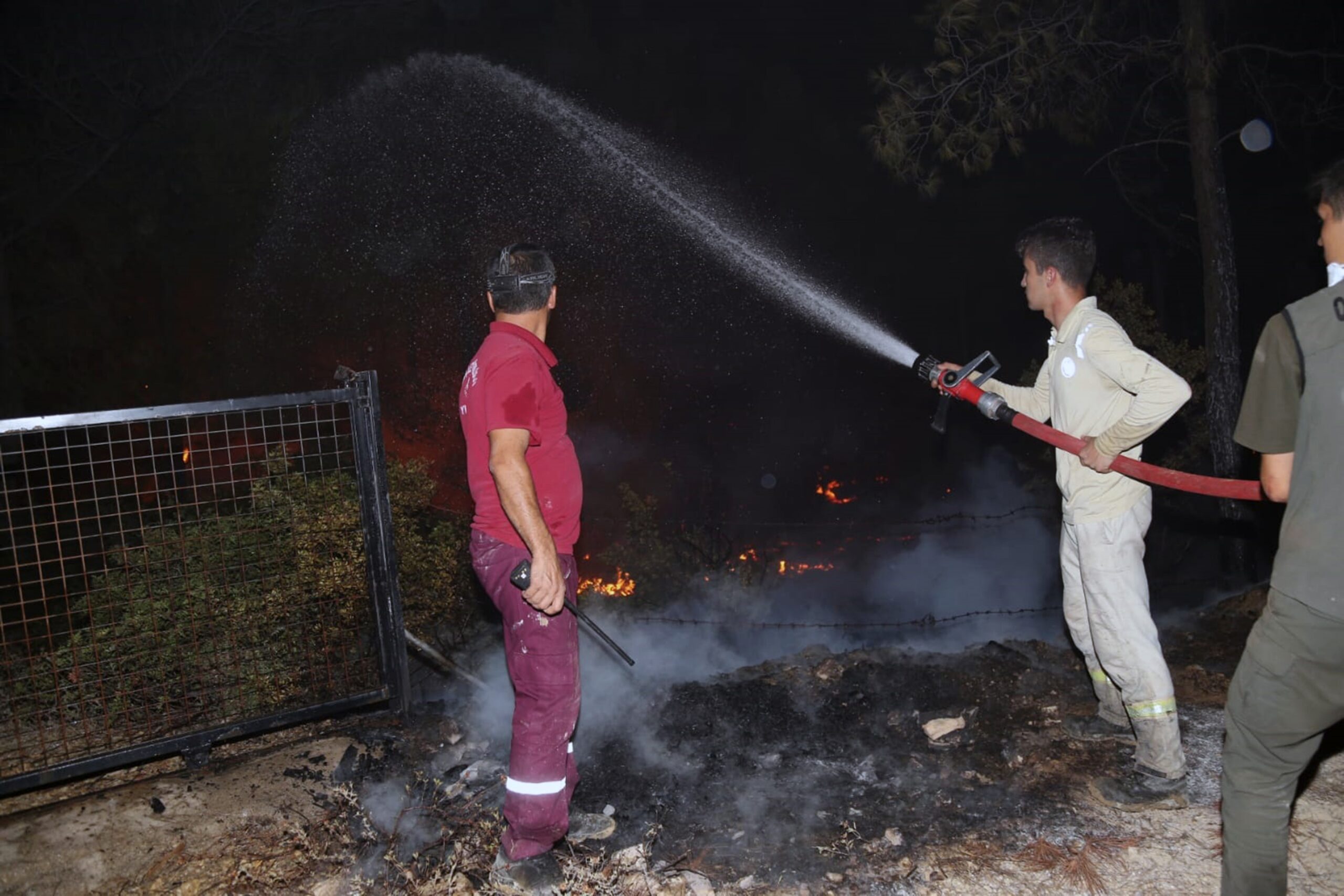 Yayılmaya devam ediyor! Gece görüşlü helikopterler ile... - Resim : 3