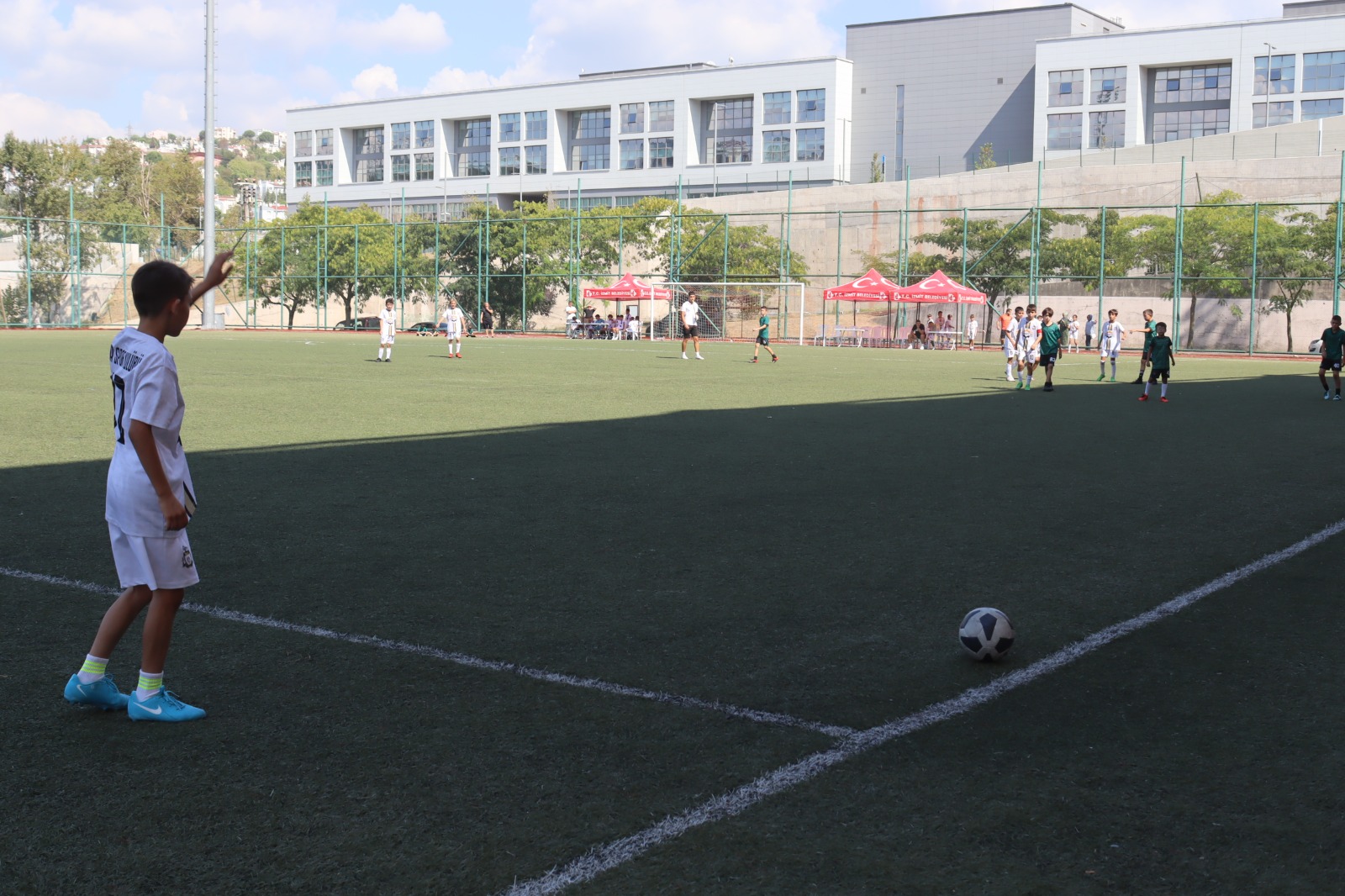 Zafer Bayramı minik futbolcularla çok daha güzel! - Resim : 3