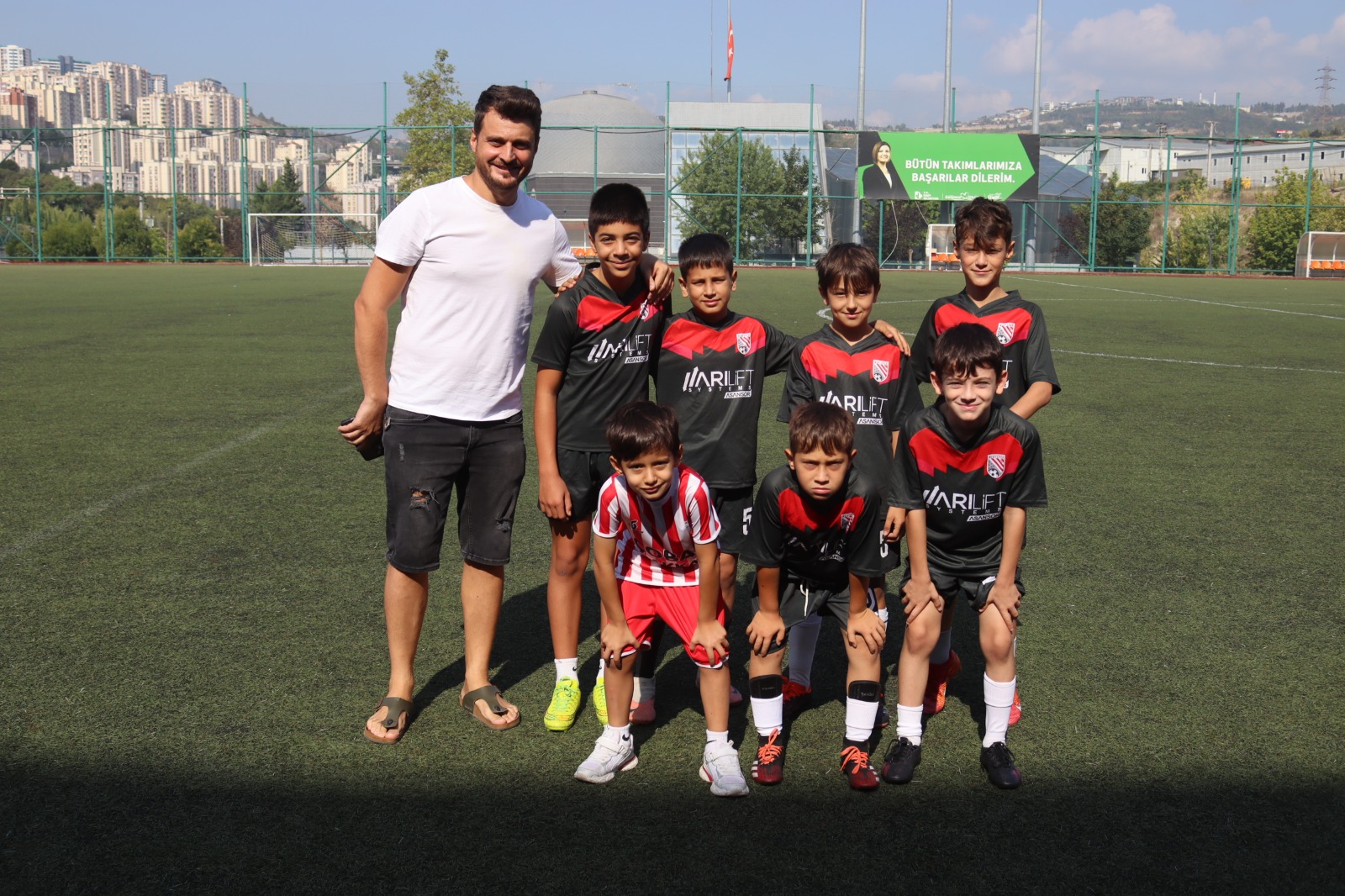 Zafer Bayramı minik futbolcularla çok daha güzel! - Resim : 5