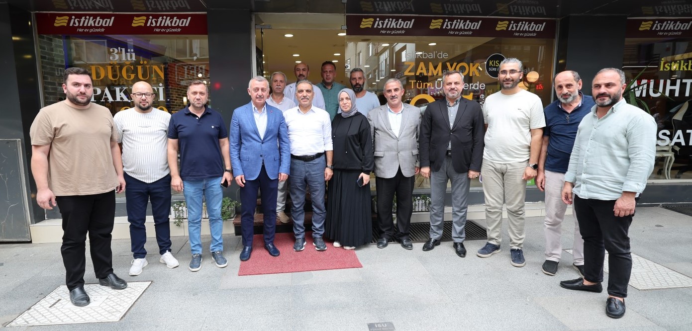 Büyükakın İnönü Caddesi esnafıyla buluştu. Müjdeyi verdi - Resim : 5