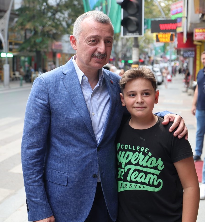 Büyükakın İnönü Caddesi esnafıyla buluştu. Müjdeyi verdi - Resim : 3