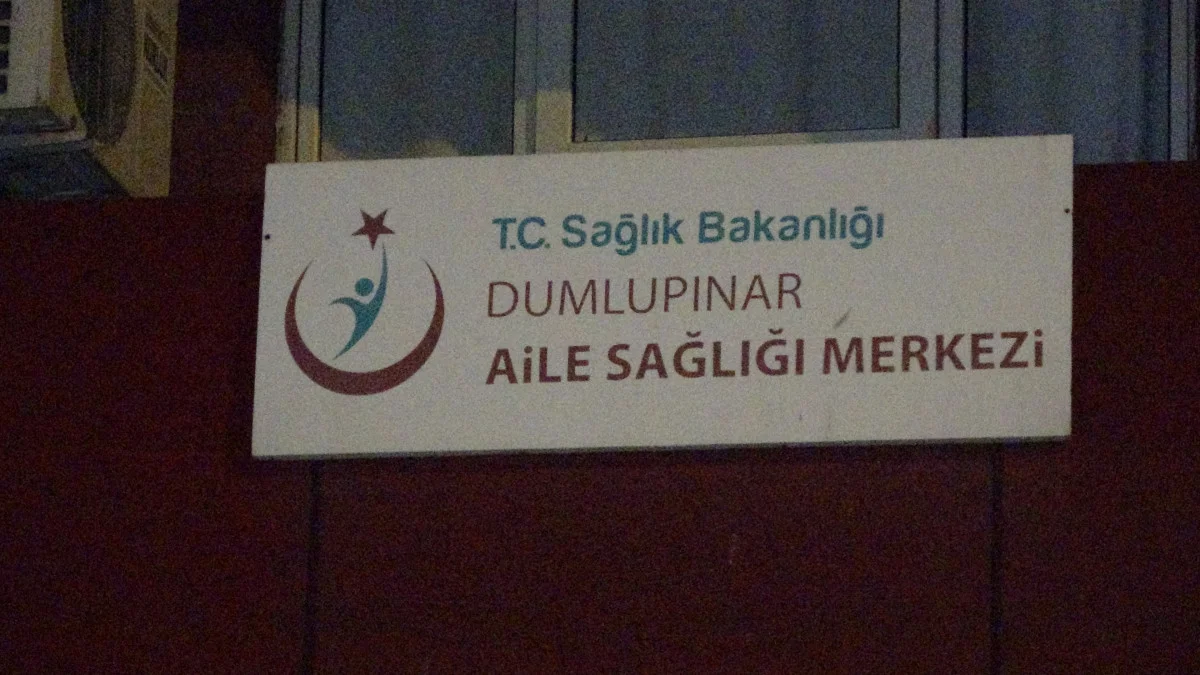 Çaydanlıkla doktora saldırdı