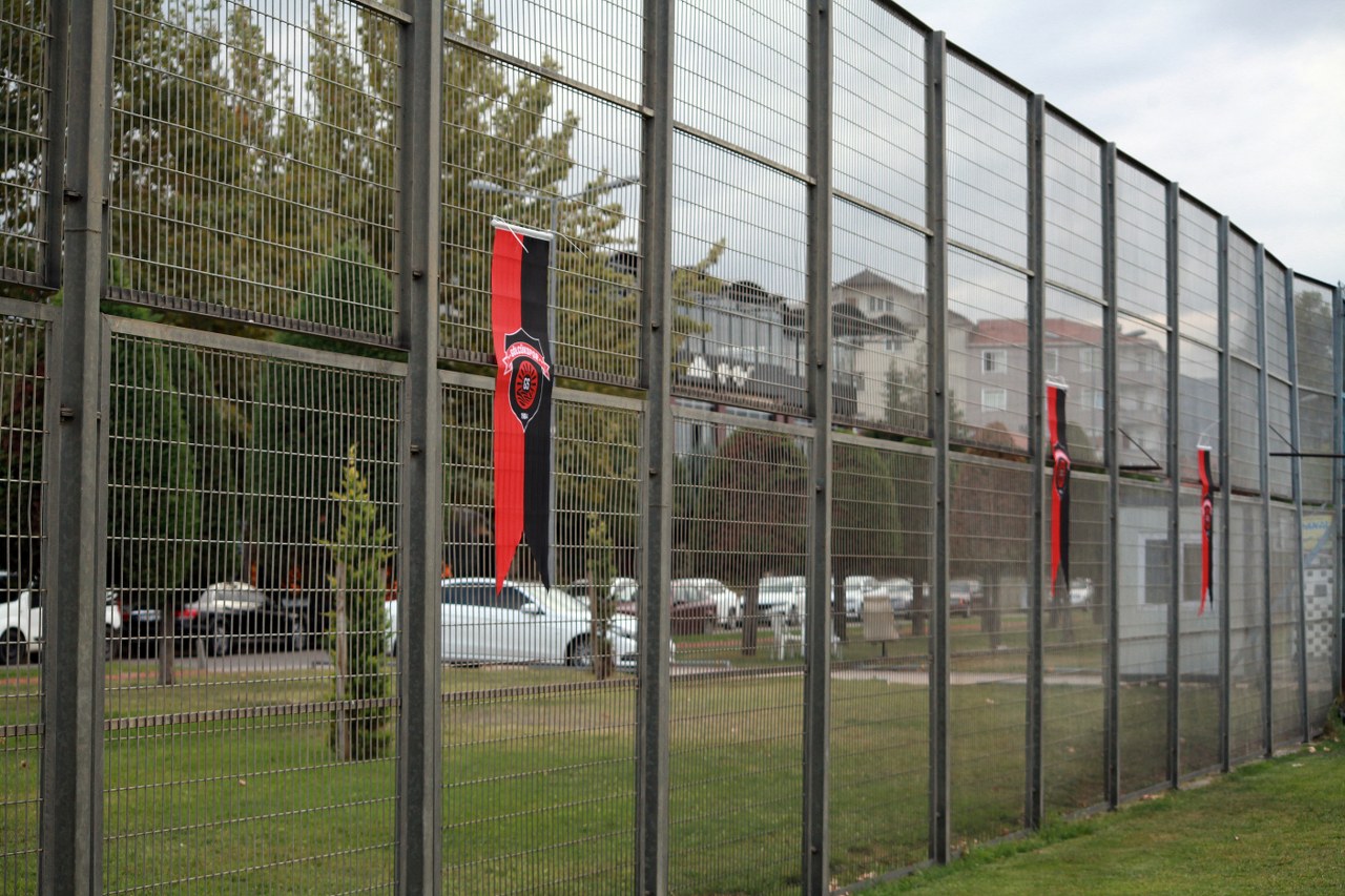 Gölcük İlçe Stadı ve antrenman sahalarında son hazırlıklar - Resim : 5