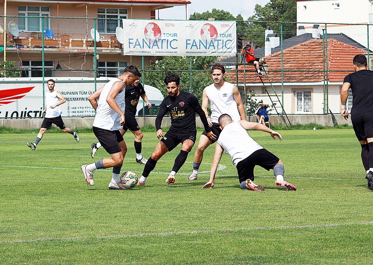 Gölcükspor, Çilimli Belediyespor ile yenişemedi “2-2” - Resim : 17