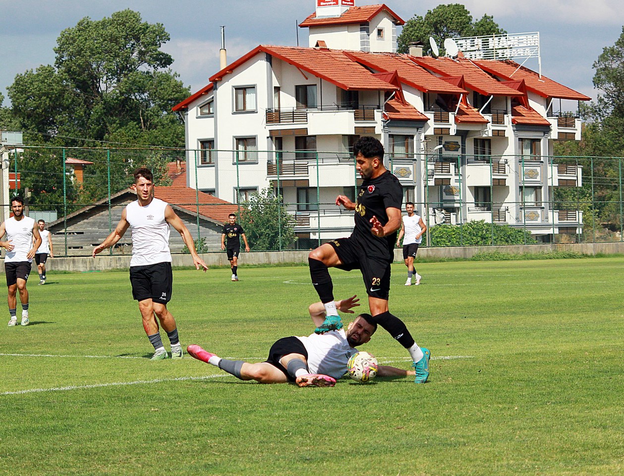 Gölcükspor, Çilimli Belediyespor ile yenişemedi “2-2” - Resim : 6