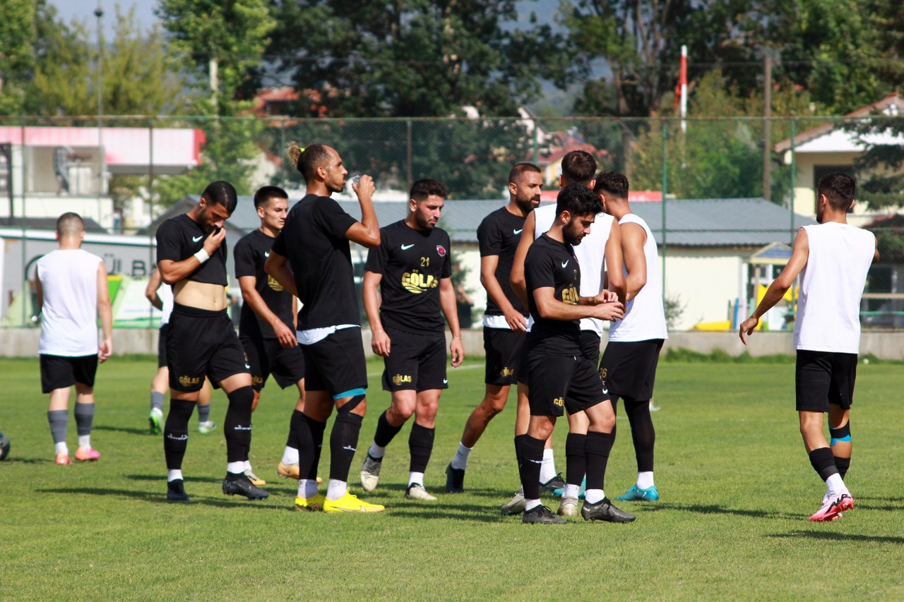 Gölcükspor, Çilimli Belediyespor ile yenişemedi “2-2” - Resim : 7