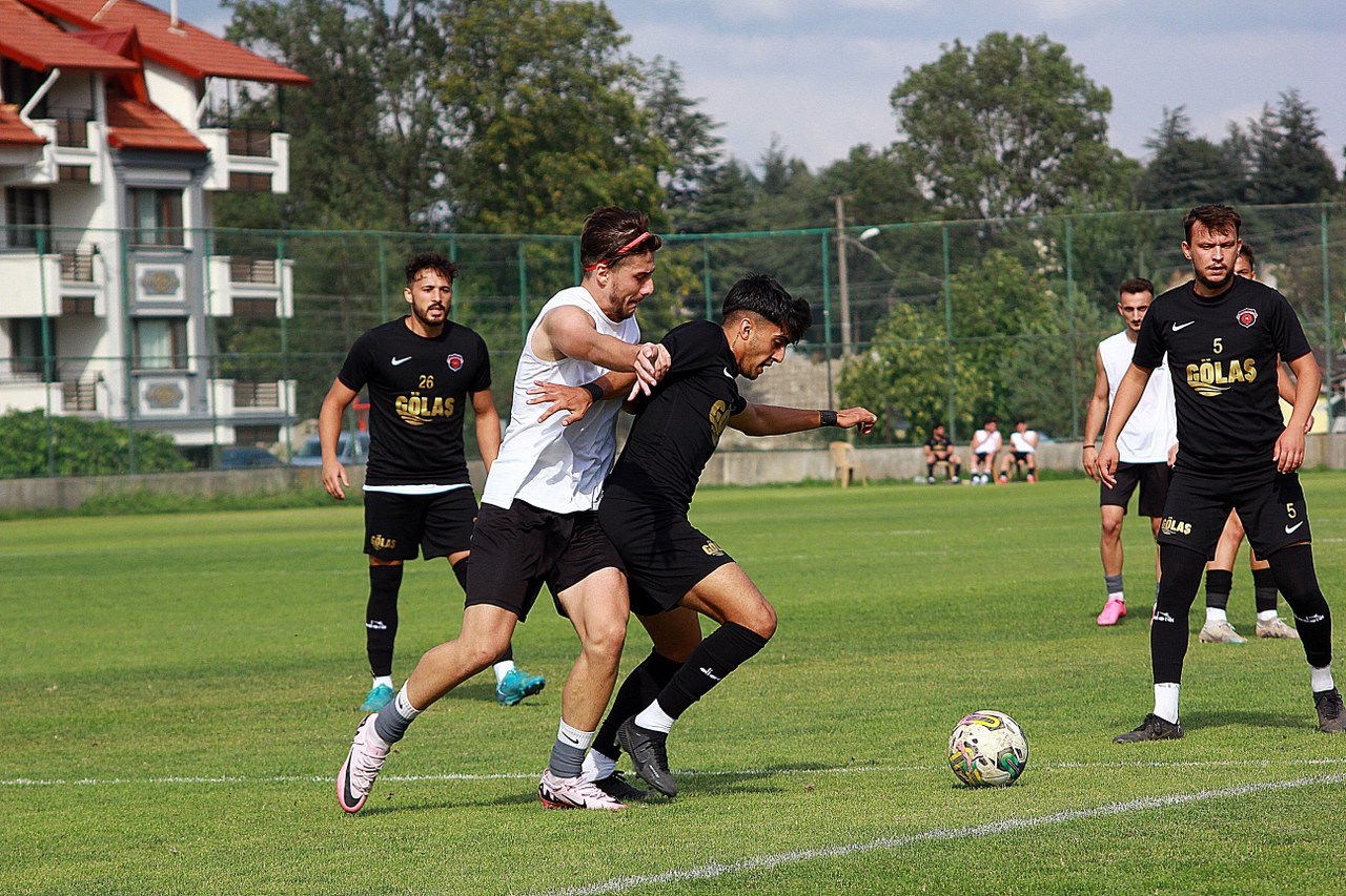 Gölcükspor, Çilimli Belediyespor ile yenişemedi “2-2” - Resim : 4