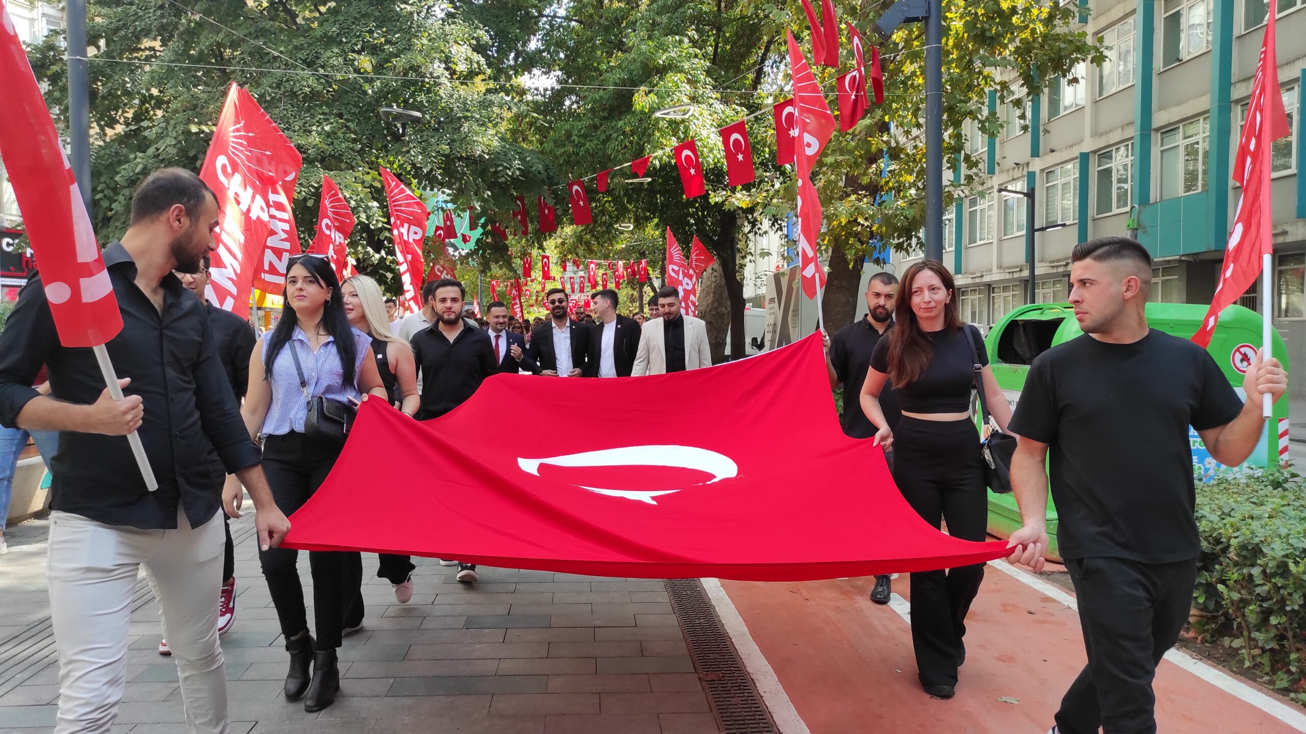 İzmit'te 'Kurtuluş Korteji' coşkusu! - Resim : 7