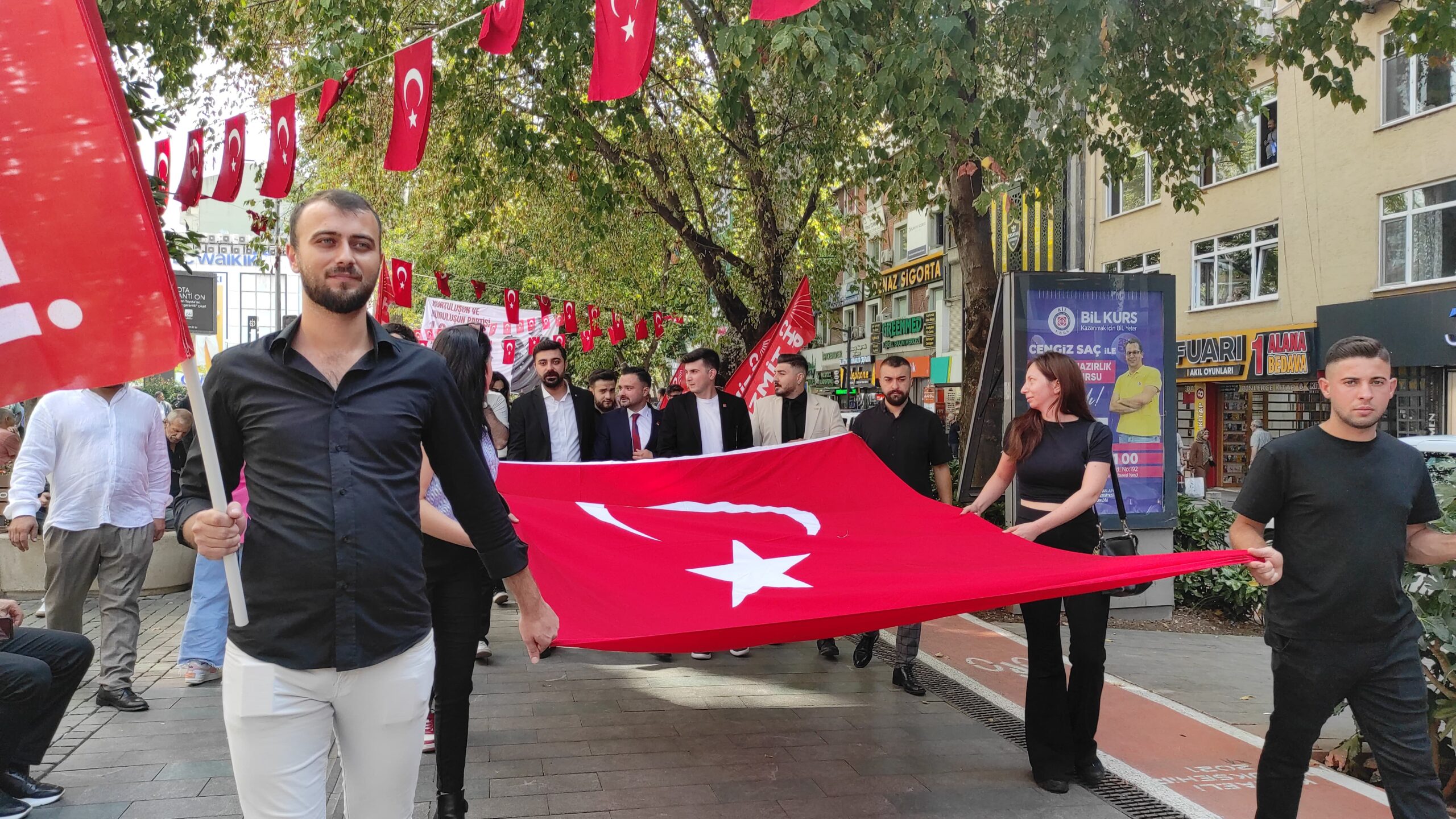 İzmit'te 'Kurtuluş Korteji' coşkusu! - Resim : 5