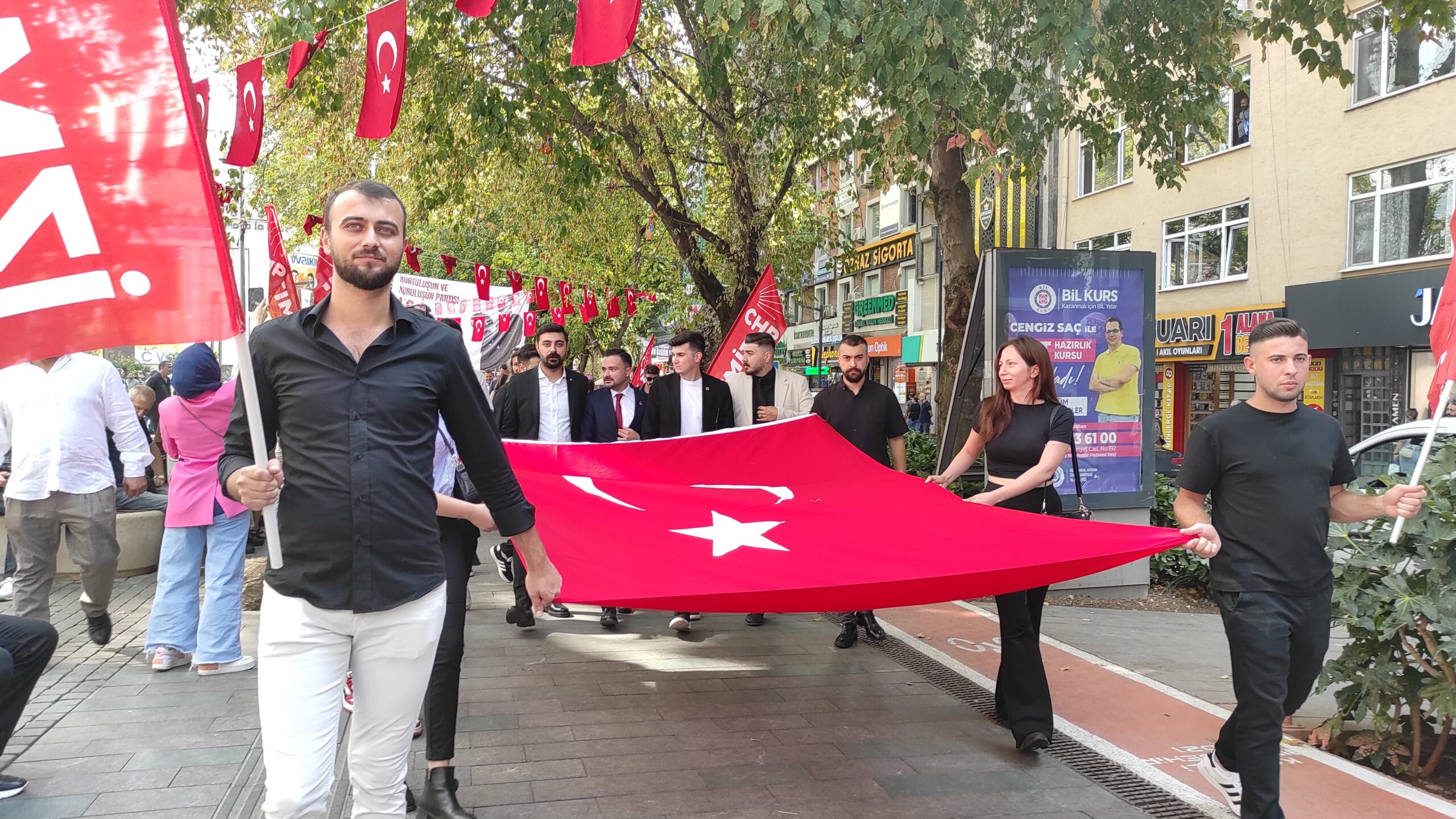 İzmit'te 'Kurtuluş Korteji' coşkusu! - Resim : 4