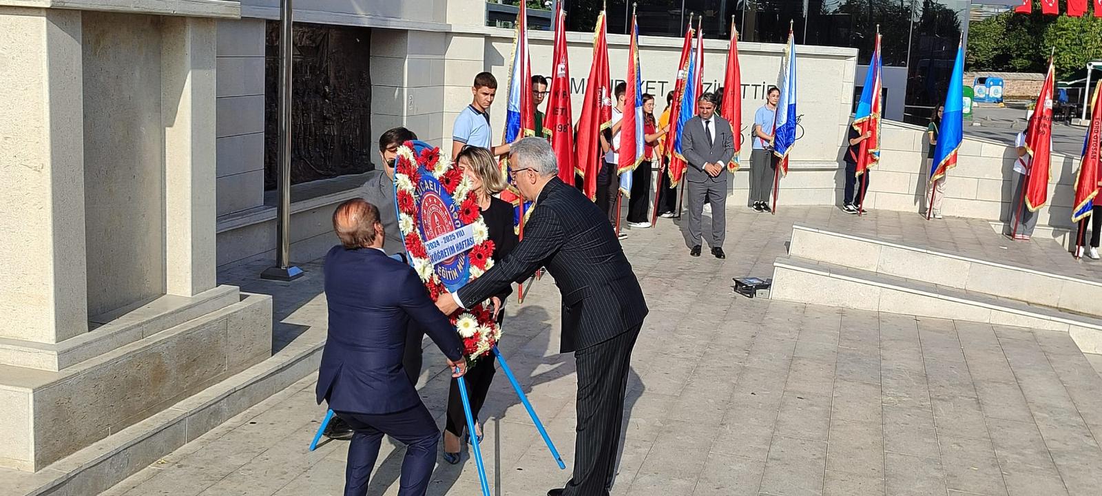 Kocaeli'de yeni eğitim öğretim yılı Ata'ya çelenk ile başladı - Resim : 3