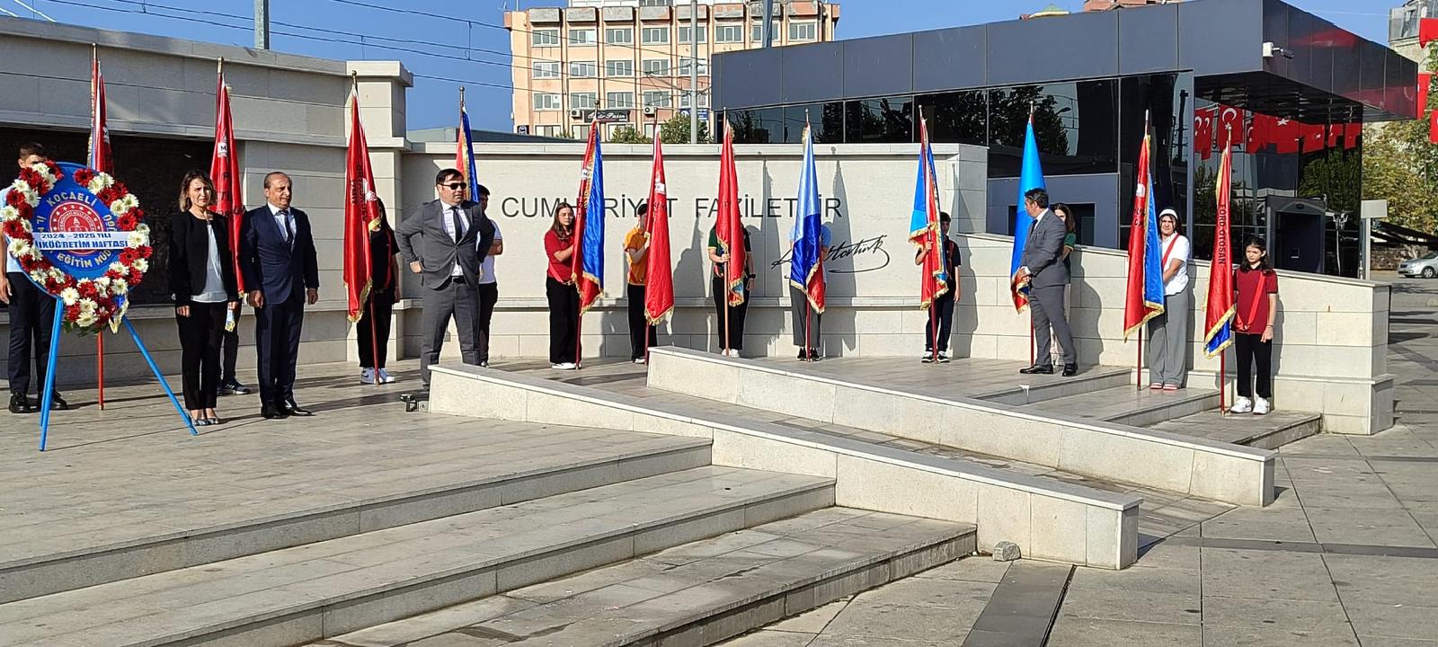 Kocaeli'de yeni eğitim öğretim yılı Ata'ya çelenk ile başladı - Resim : 1